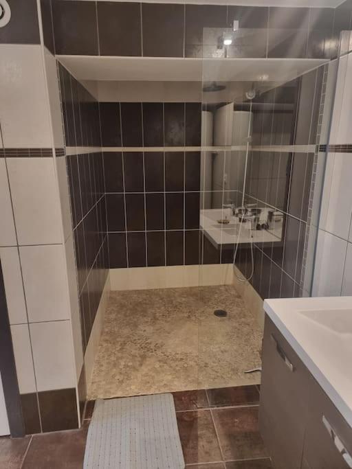 Appartement En Centre-Ville Орияк Екстериор снимка